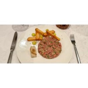 Menu Tartare de bœuf avec entrée et dessert dès 2 personnes